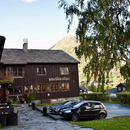 Hotel Fossheim
